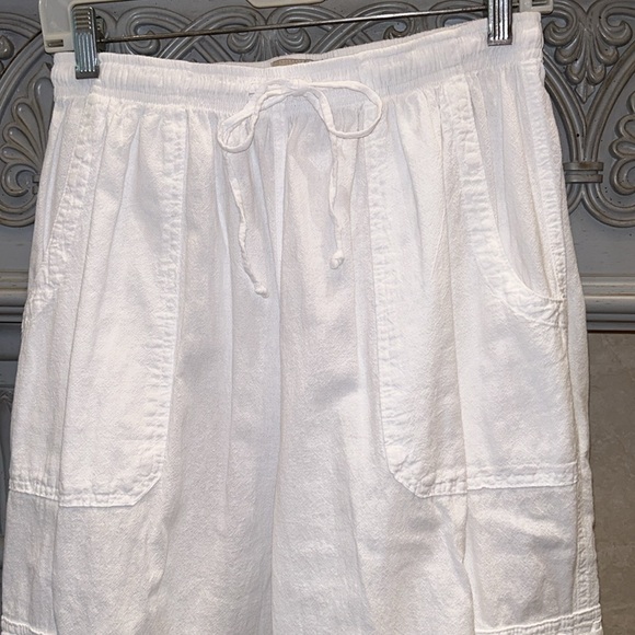 Frama’z White Cotton Capris - Picture 2 of 12